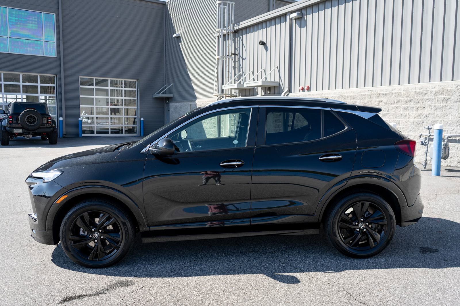 Used 2024 Buick Encore GX Sport Touring w/ Comfort Package FWD image 5