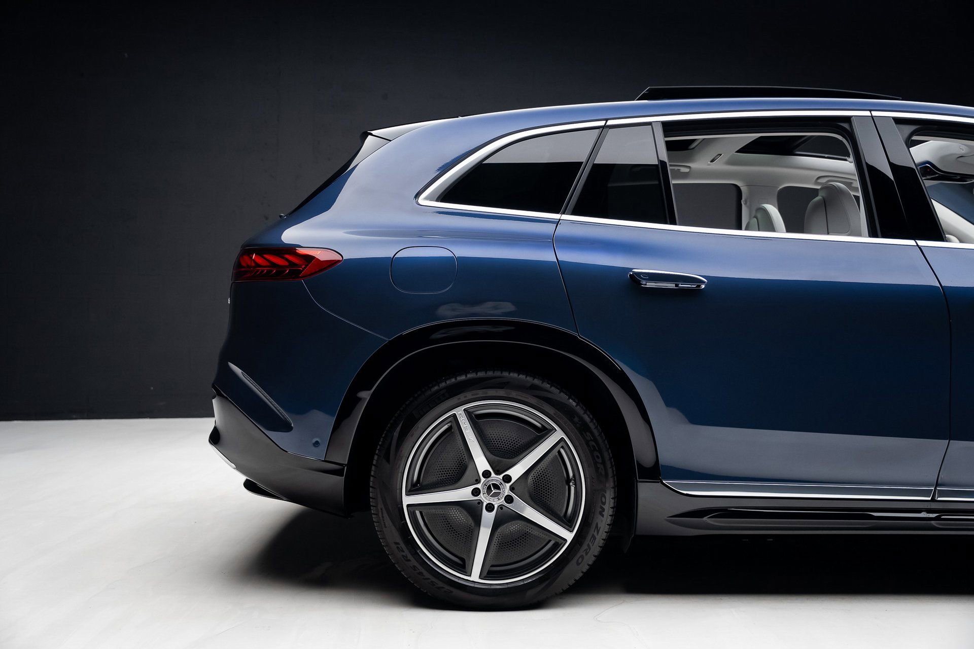 Used 2023 Mercedes-Benz EQS 450+ 4MATIC SUV w/ AMG Line Exterior Package image 36