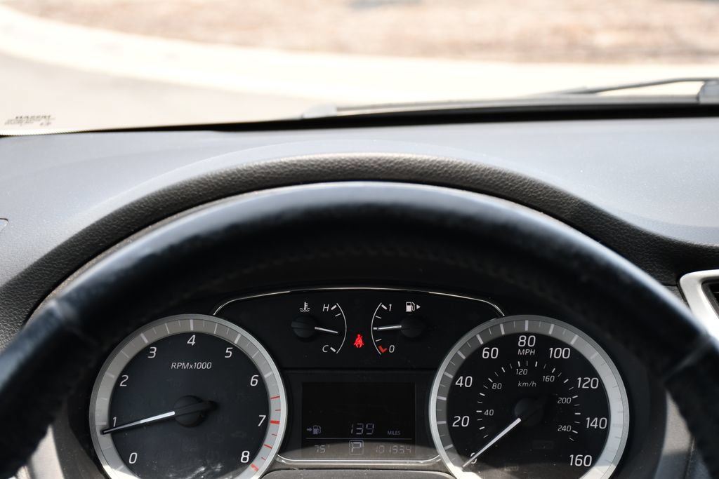 Used 2014 Nissan Sentra SR w/ Premium Package FWD image 29