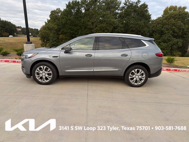 Used 2018 Buick Enclave Avenir w/ Avenir Technology Package FWD image 7