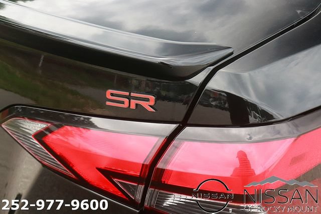 Used 2024 Nissan Versa SR FWD image 9