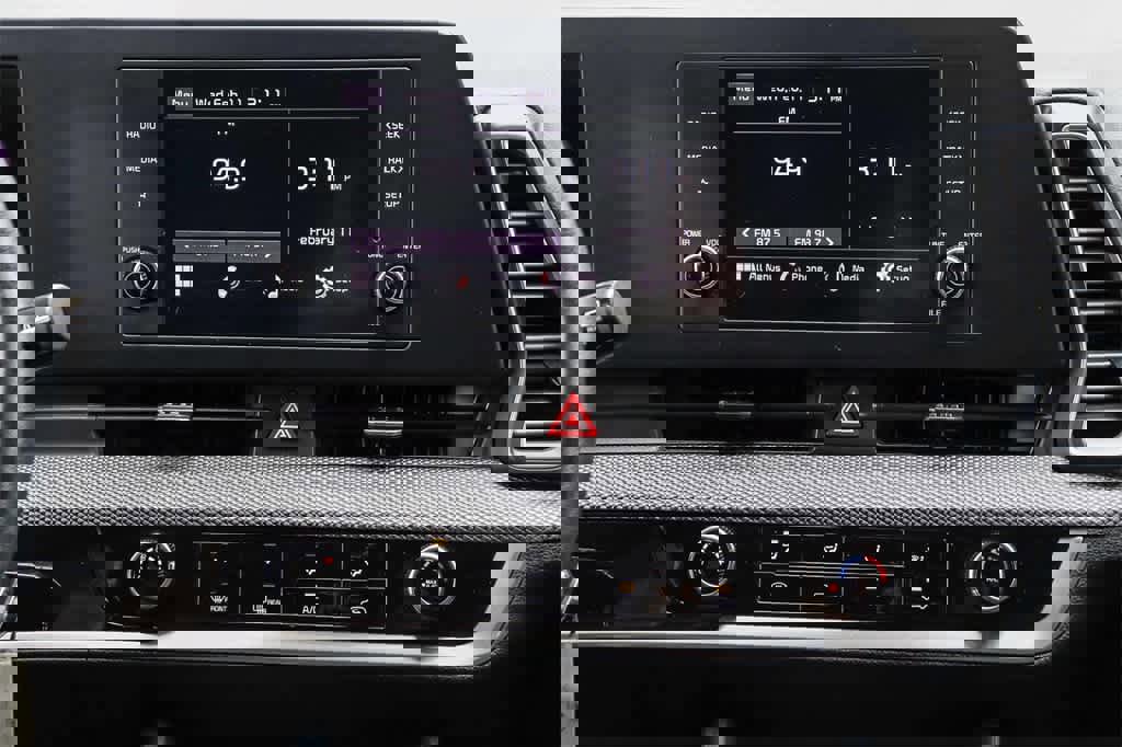 Used 2024 Kia Sportage LX image 13