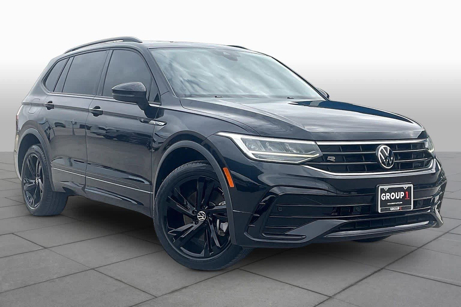 Used 2023 Volkswagen Tiguan SE R-Line FWD image 3