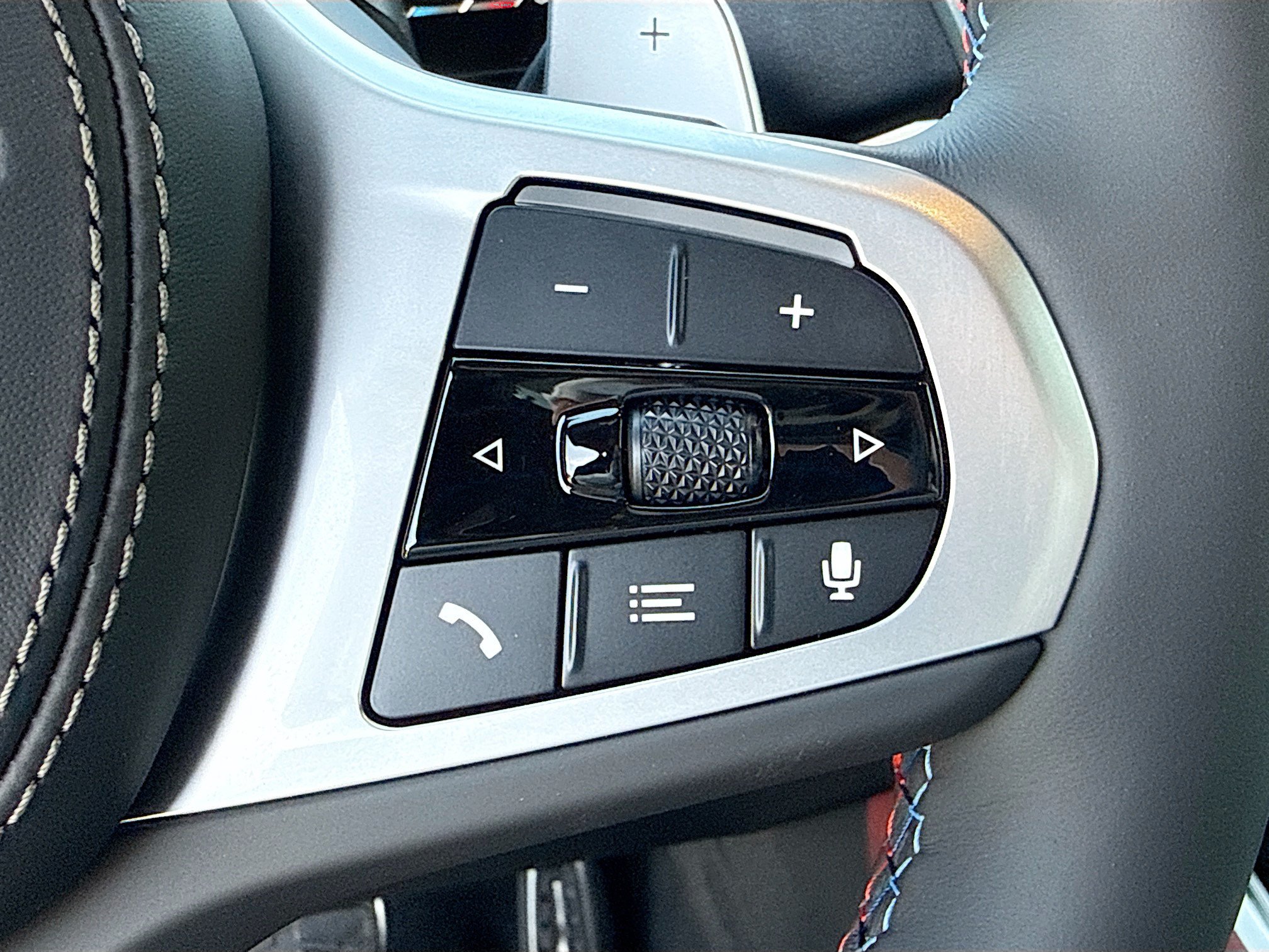 New 2027 BMW X6 M60i AWD/4WD image 39