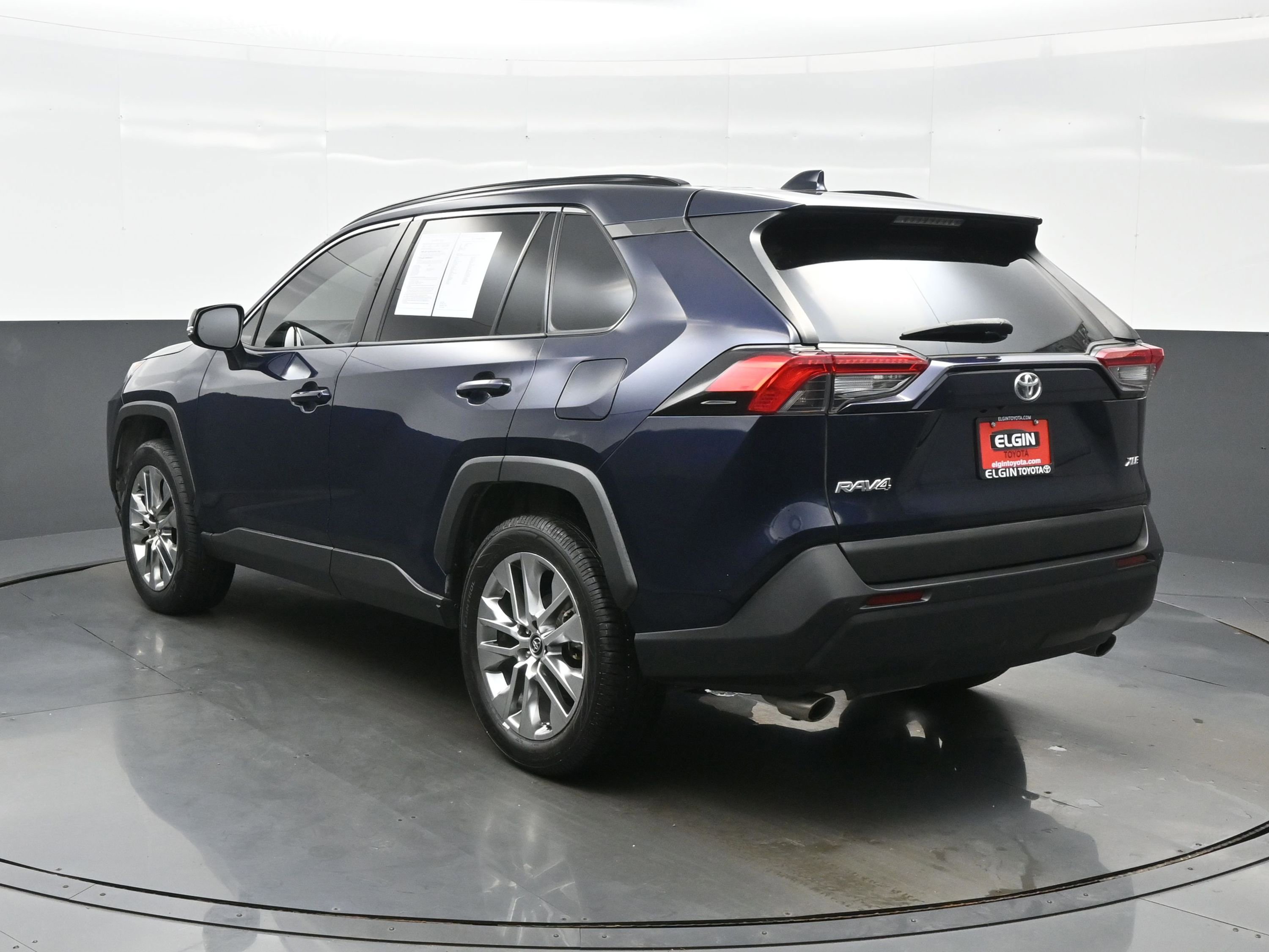 Used 2020 Toyota RAV4 XLE Premium FWD image 4