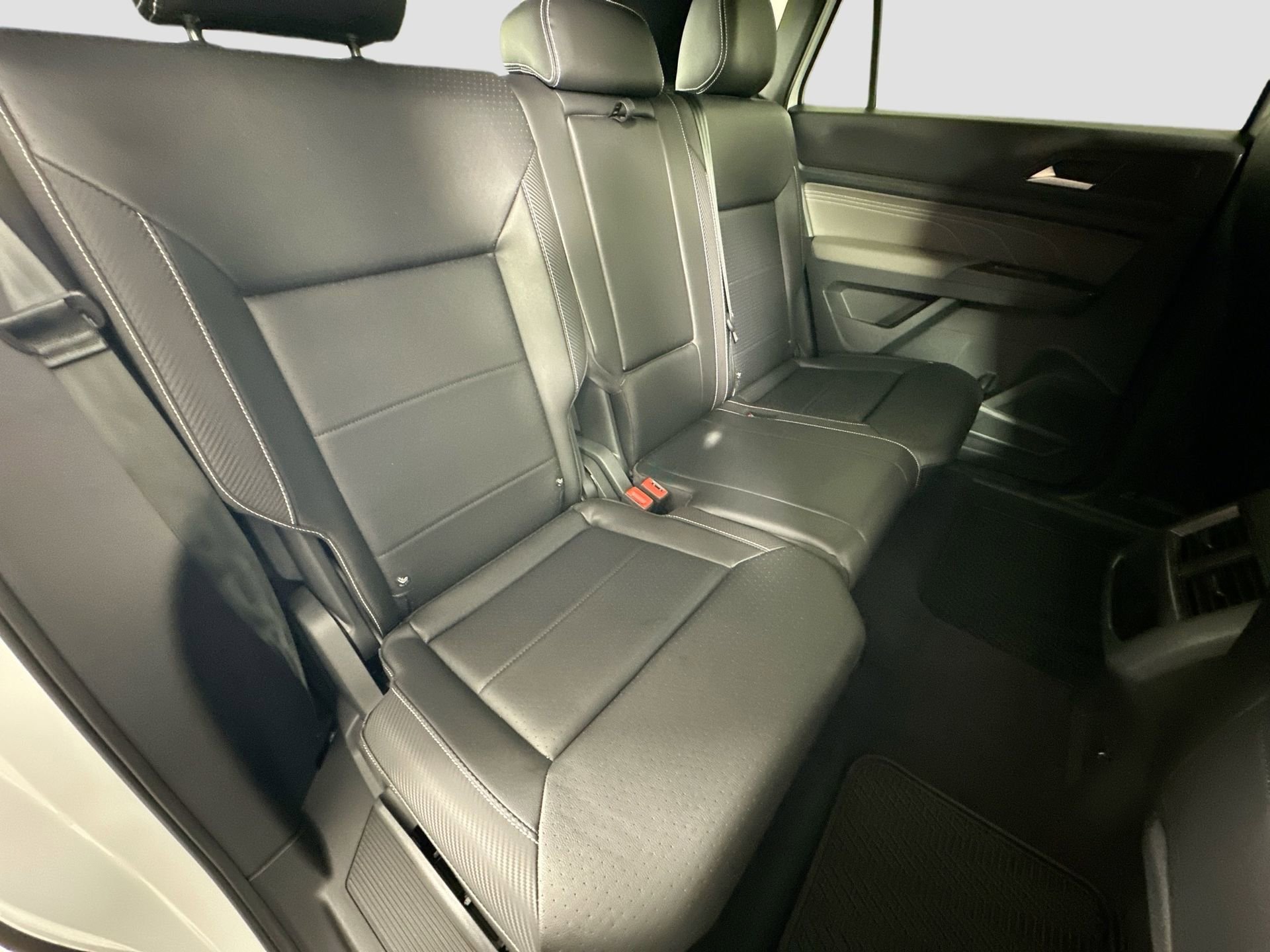 Certified 2021 Volkswagen Atlas Cross Sport SE image 24