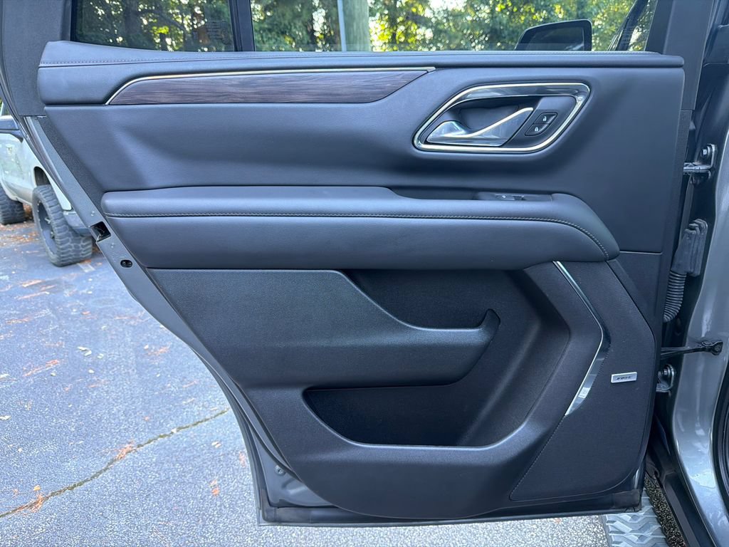 Used 2021 Chevrolet Tahoe Z71 w/ Z71 Signature Package AWD/4WD image 22