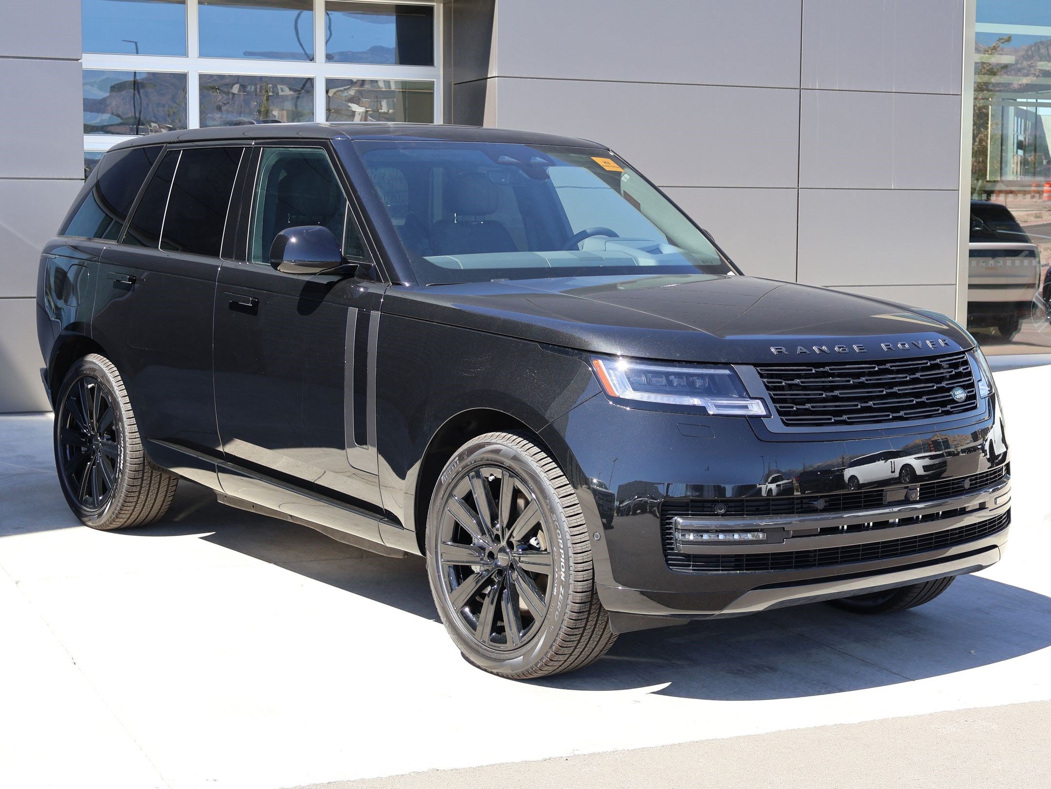 New 2026 Land Rover Range Rover SE AWD/4WD image 3