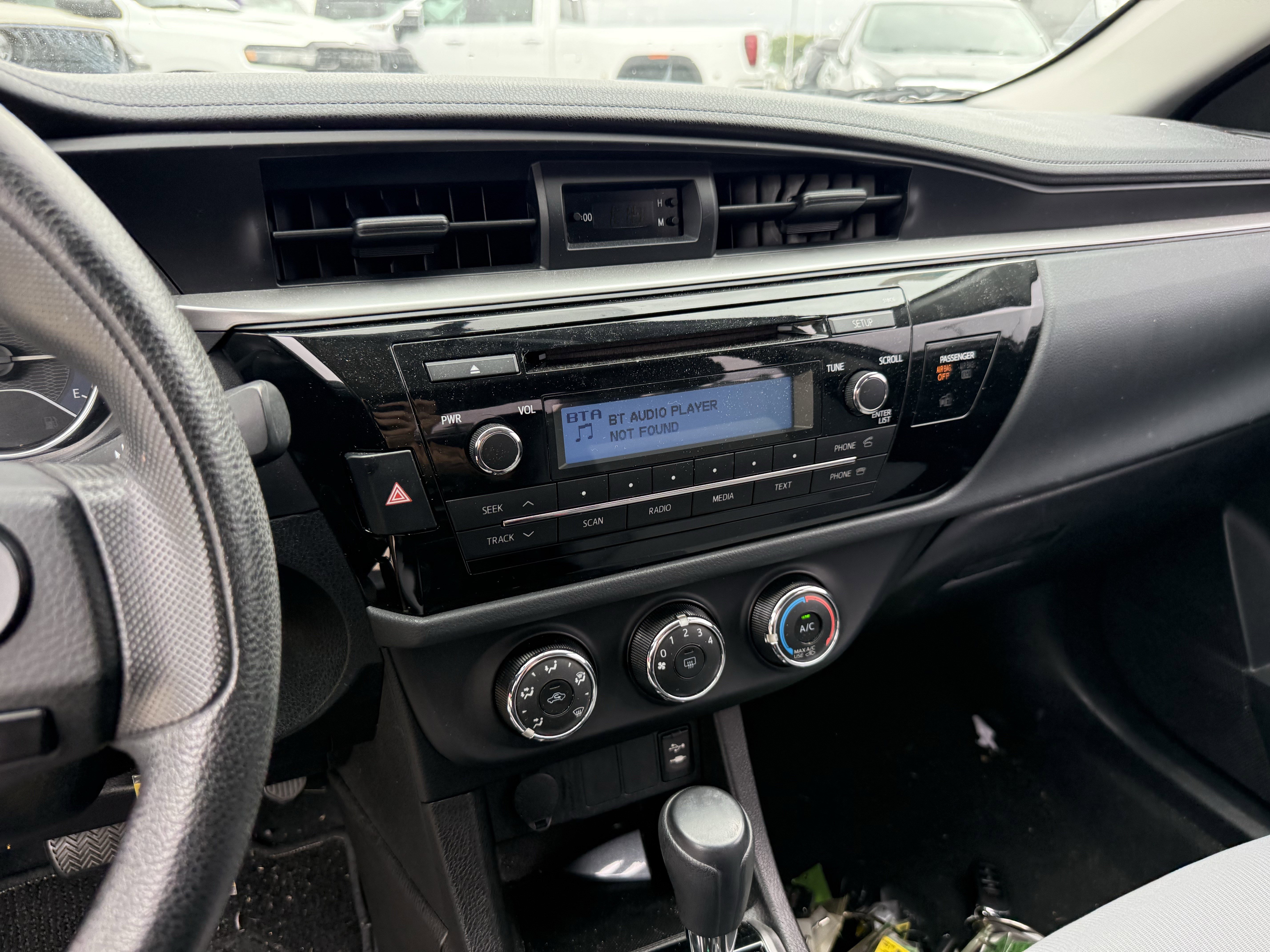 Used 2015 Toyota Corolla L FWD image 19