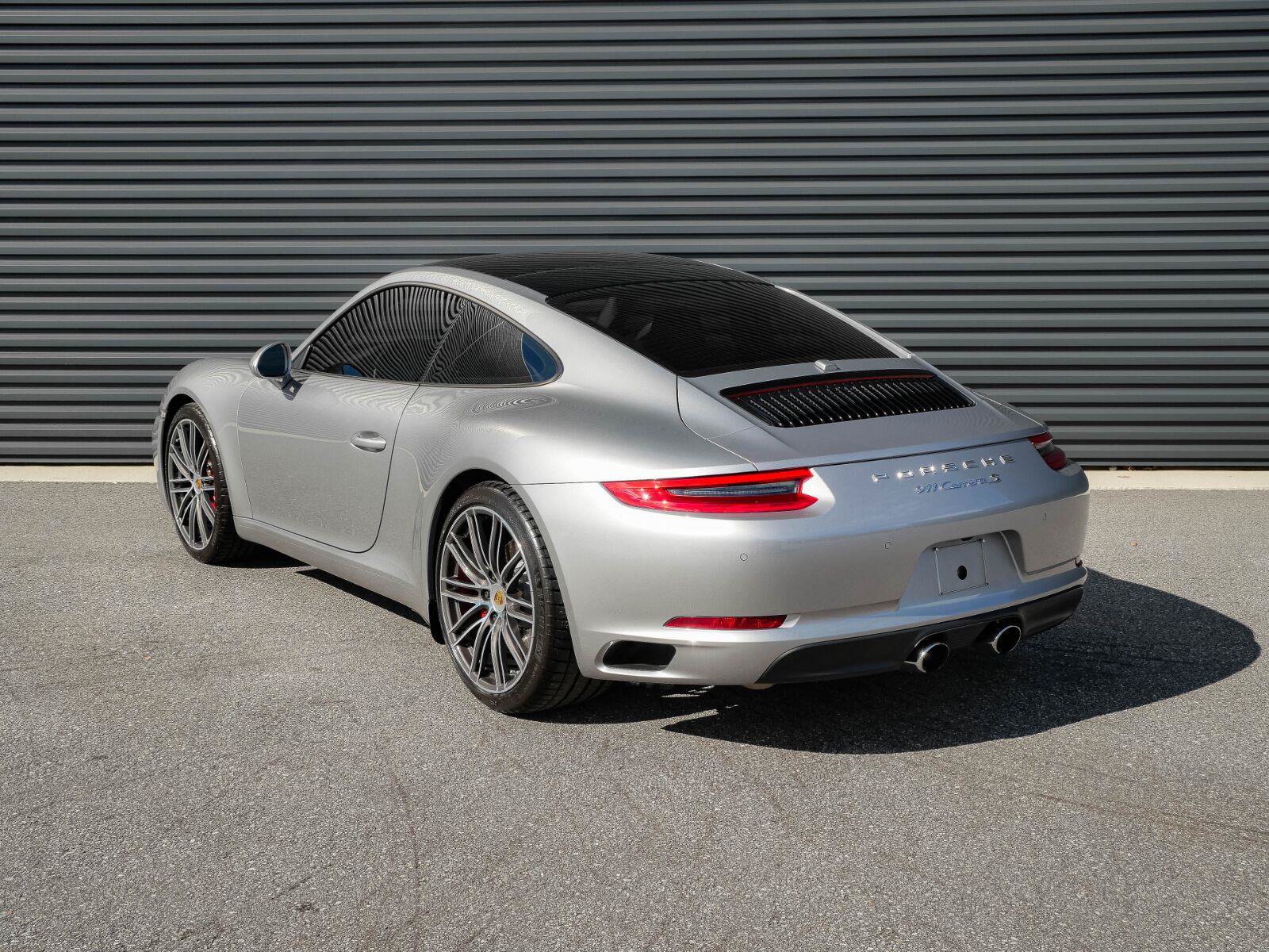 Used 2018 Porsche 911 Carrera S RWD image 3