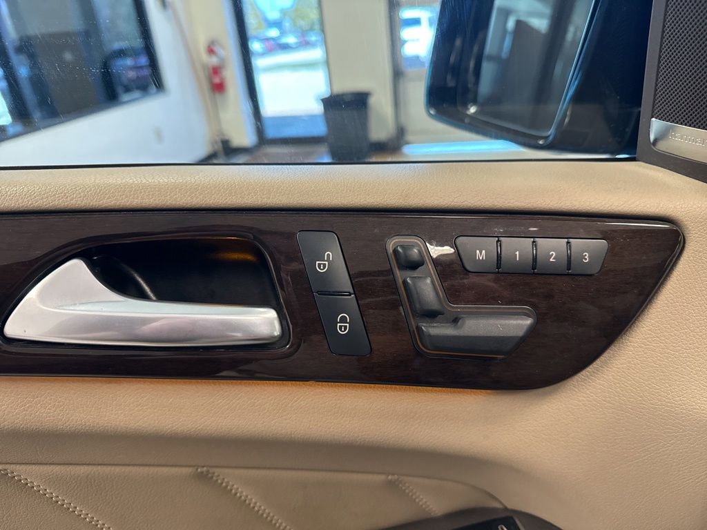 Used 2014 Mercedes-Benz GL 450 4MATIC image 17