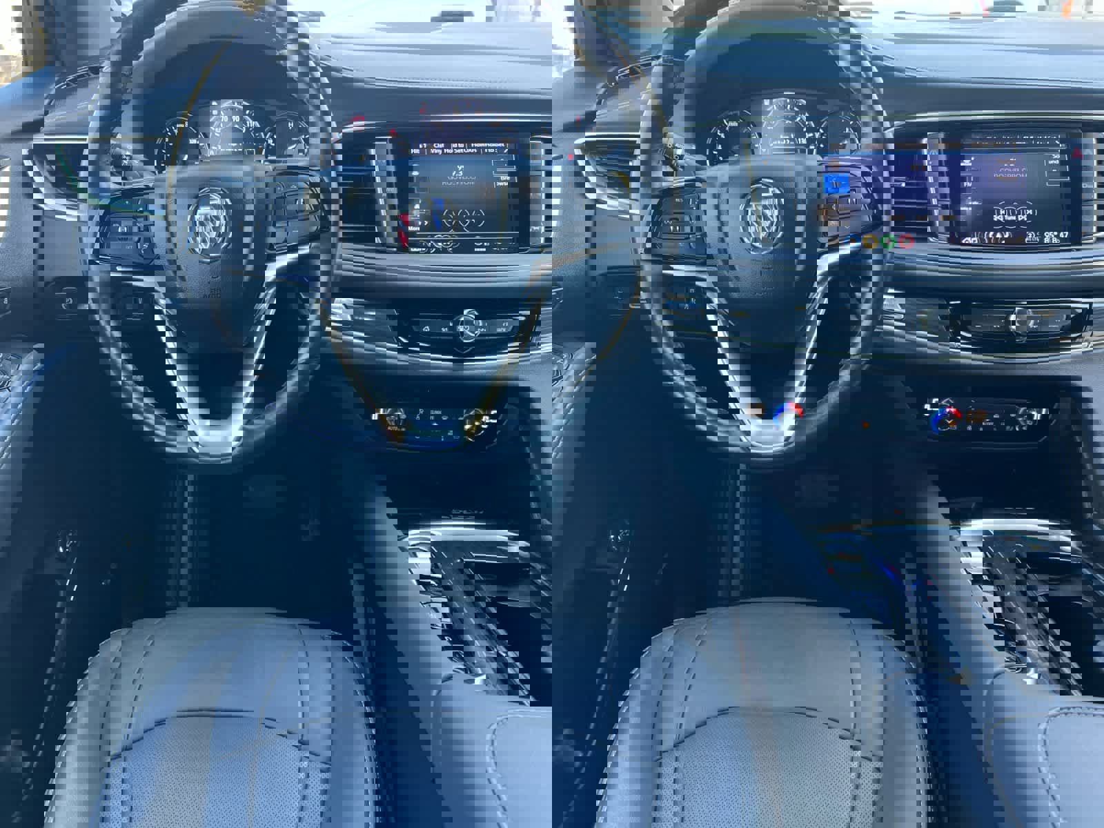 Used 2024 Buick Enclave Premium image 13