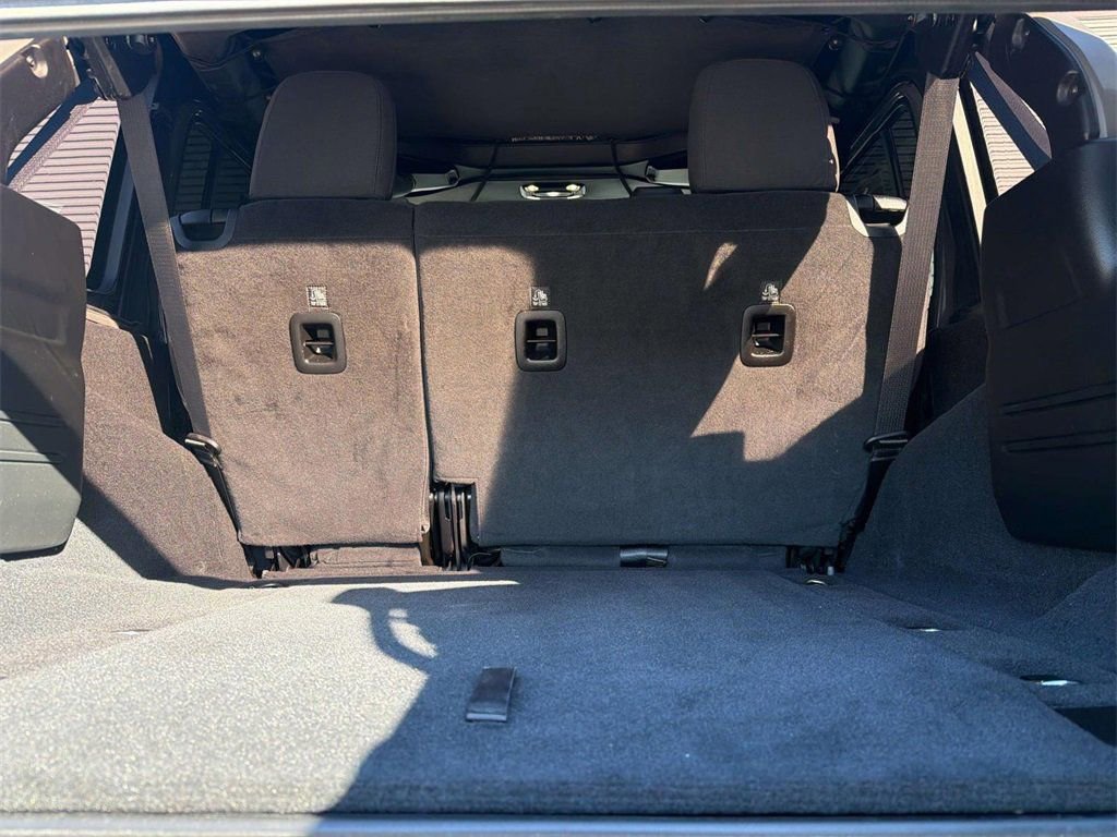 Used 2023 Jeep Wrangler Unlimited Sport image 19