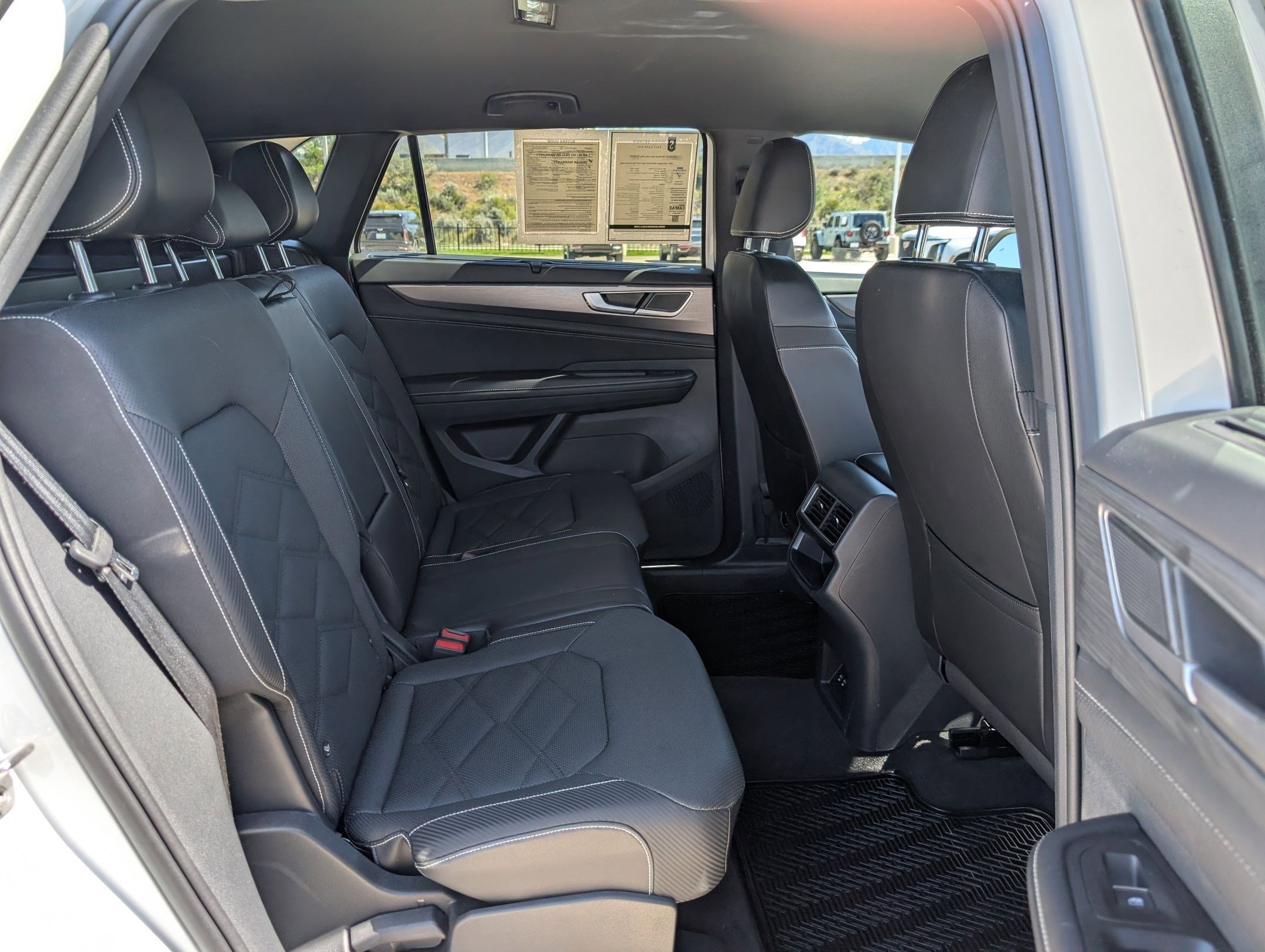 Used 2024 Volkswagen Atlas Cross Sport SE image 26