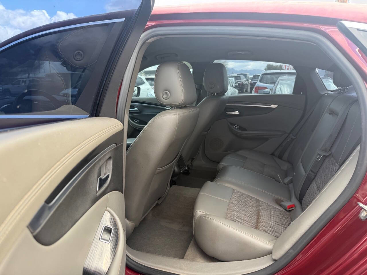 Used 2017 Chevrolet Impala LT w/ Convenience Package image 24