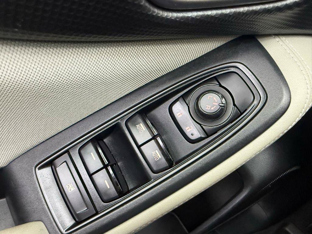 Used 2023 Subaru Forester Premium AWD/4WD image 12