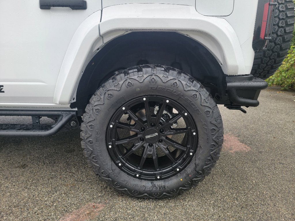 New 2025 Ford Bronco Badlands image 9