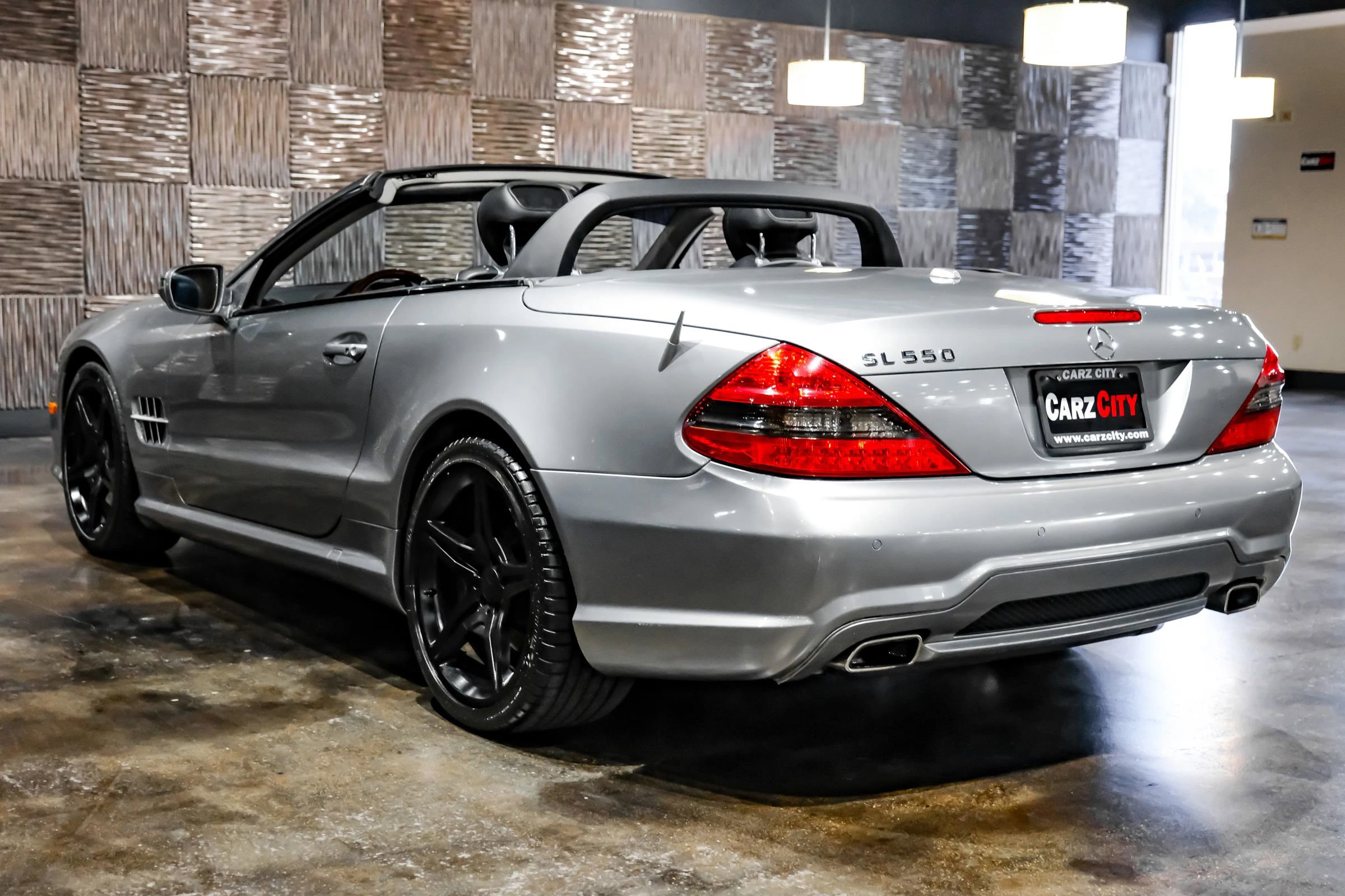 Used 2011 Mercedes-Benz SL 550 w/ Premium I Pkg image 10