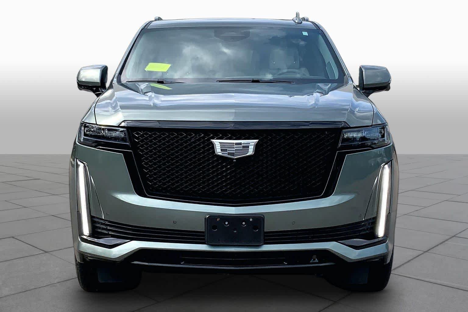 Used 2023 Cadillac Escalade Sport Platinum w/ LPO, ONYX Package AWD/4WD image 4