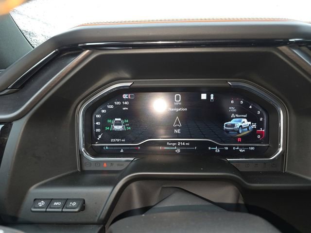 Used 2025 GMC Sierra 1500 AT4 w/ Technology Package AWD/4WD image 8