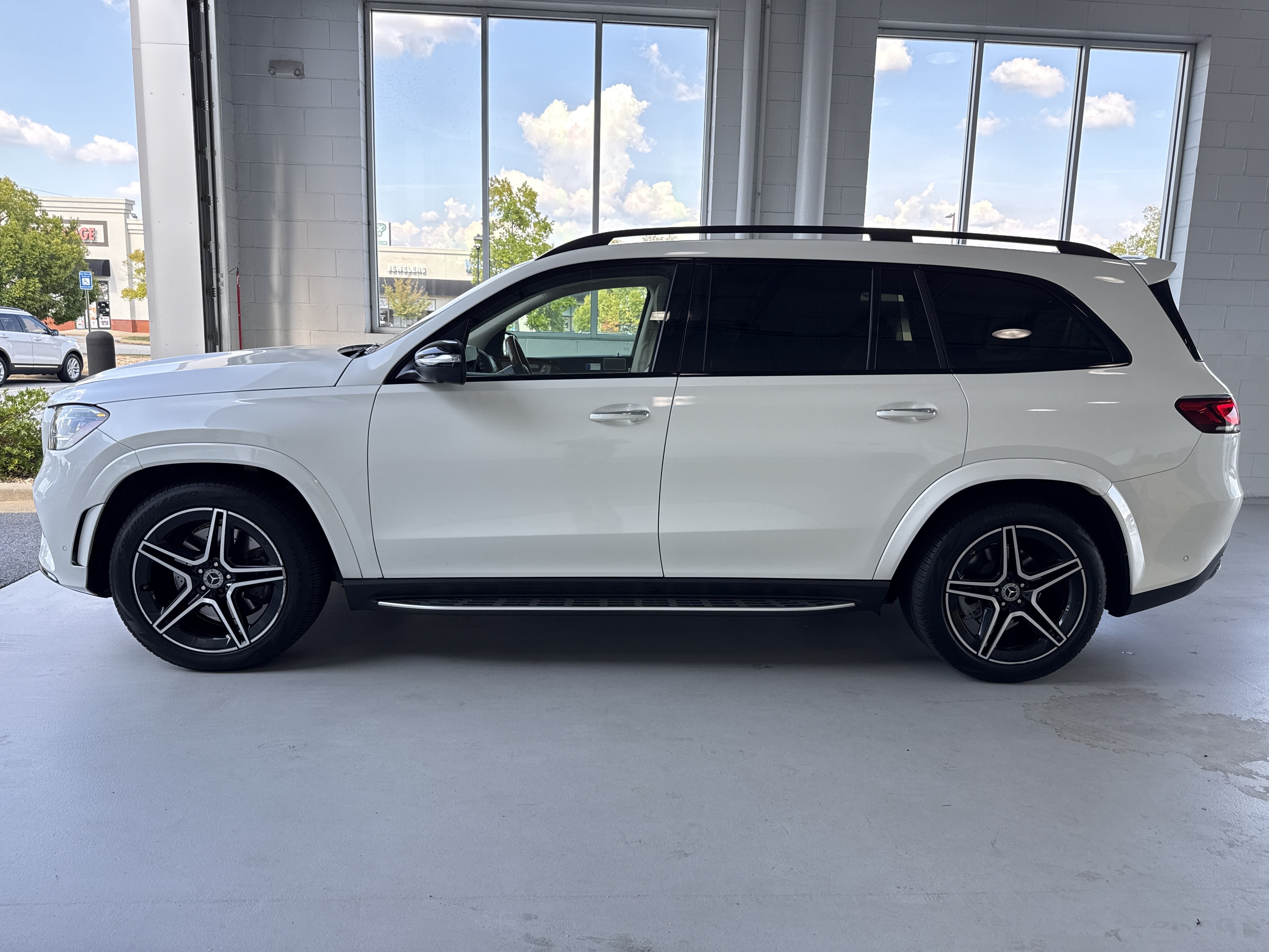 Certified 2022 Mercedes-Benz GLS 450 4MATIC image 2