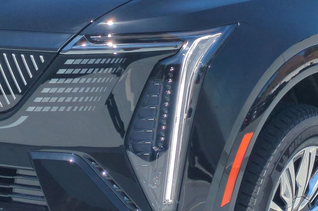 New 2026 Cadillac Escalade IQ Sport 1 w/ LPO, Floor Liner Package AWD/4WD image 18