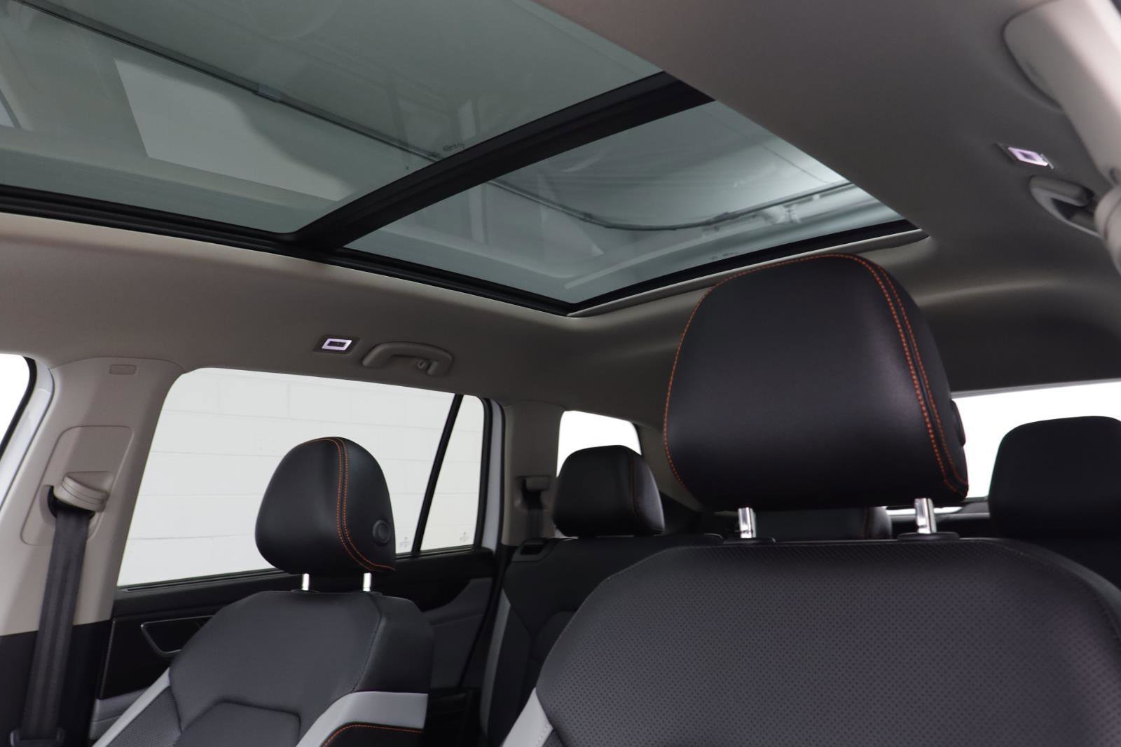 Used 2025 Volkswagen Atlas Peak Edition SE image 11