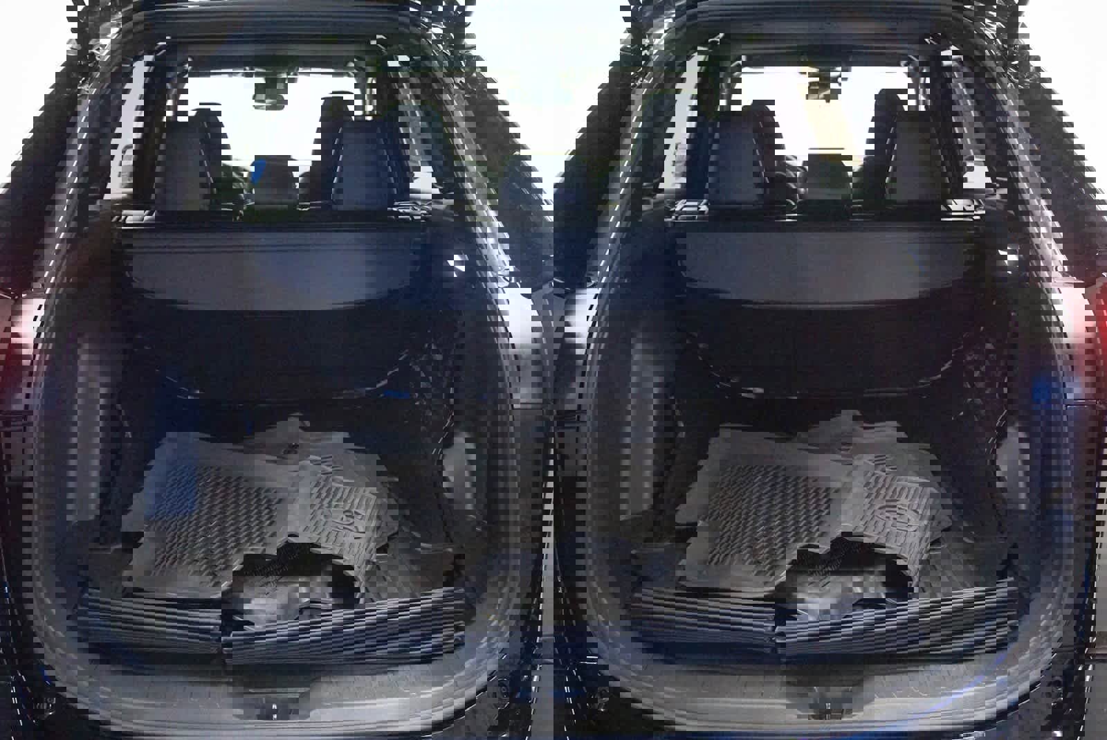 Used 2024 Toyota RAV4 SE image 29