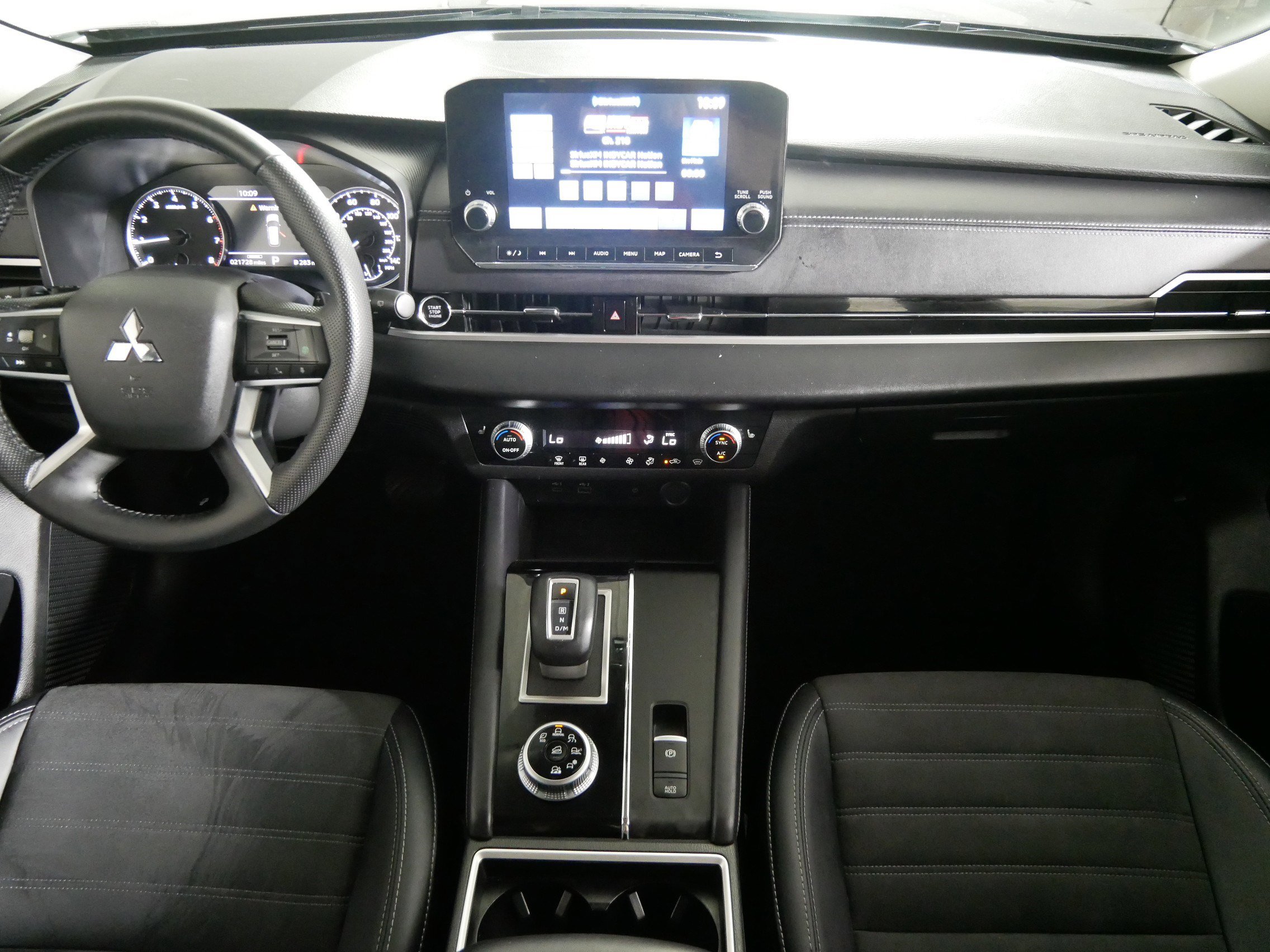 Used 2024 Mitsubishi Outlander SE AWD/4WD image 10