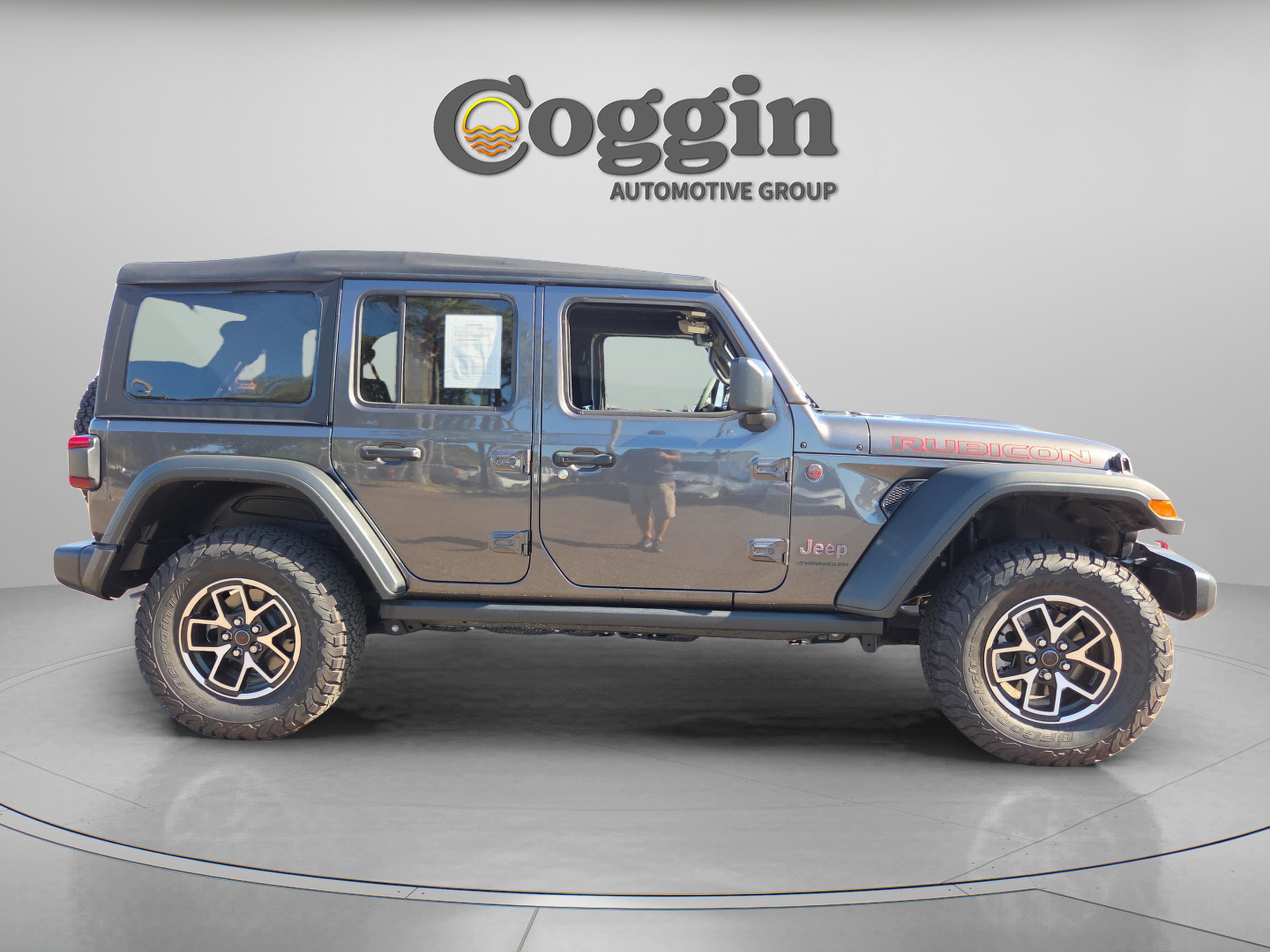 Used 2025 Jeep Wrangler Unlimited Rubicon w/ Technology Group image 7