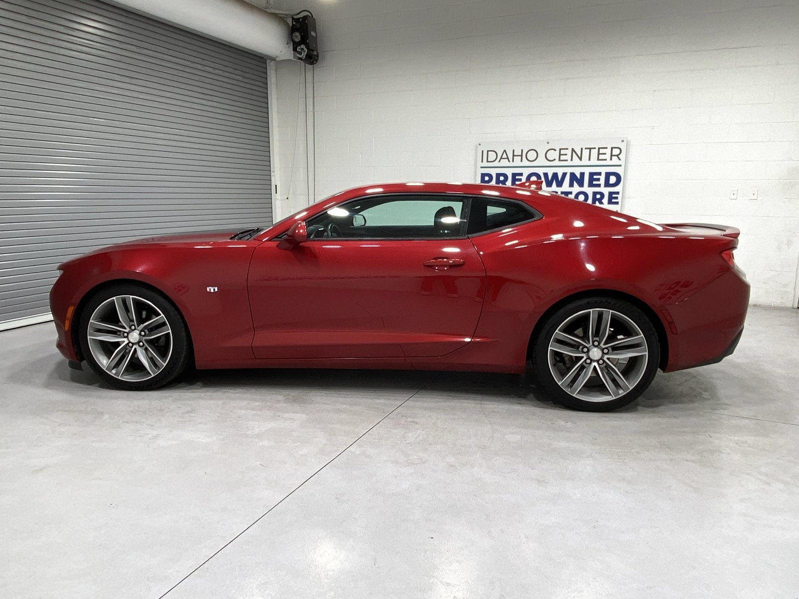 Used 2016 Chevrolet Camaro LT RWD image 5
