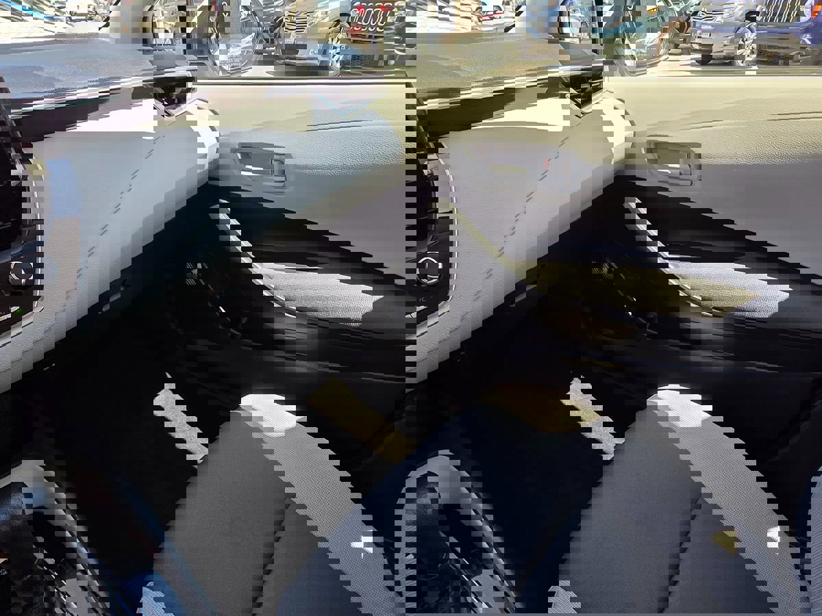 Used 2023 Toyota Corolla LE image 41