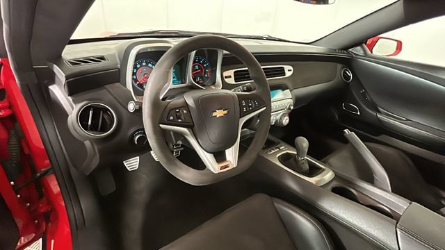Used 2015 Chevrolet Camaro Z/28 RWD image 13