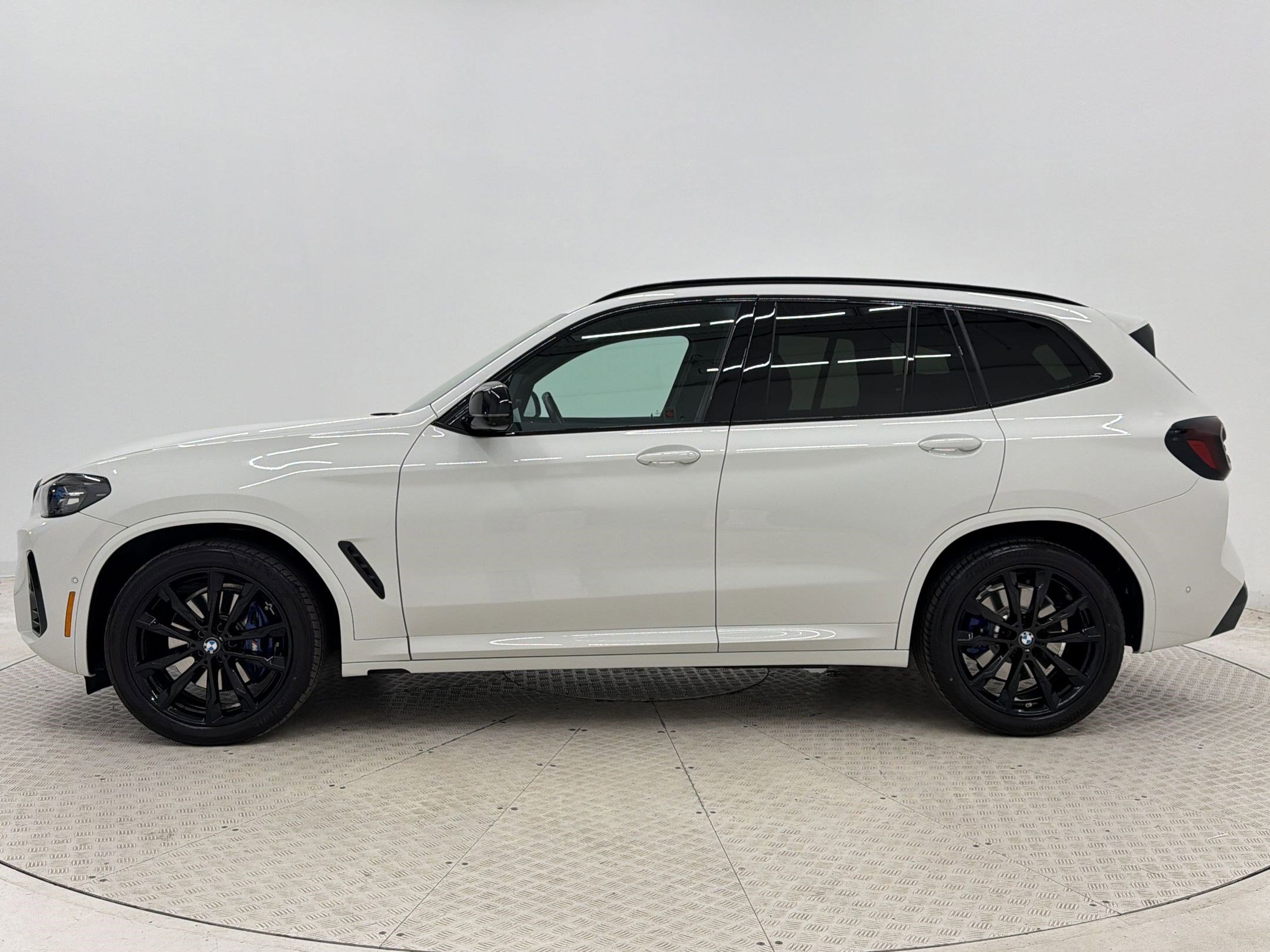 Certified 2024 BMW X3 M40i w/ Premium Package image 2