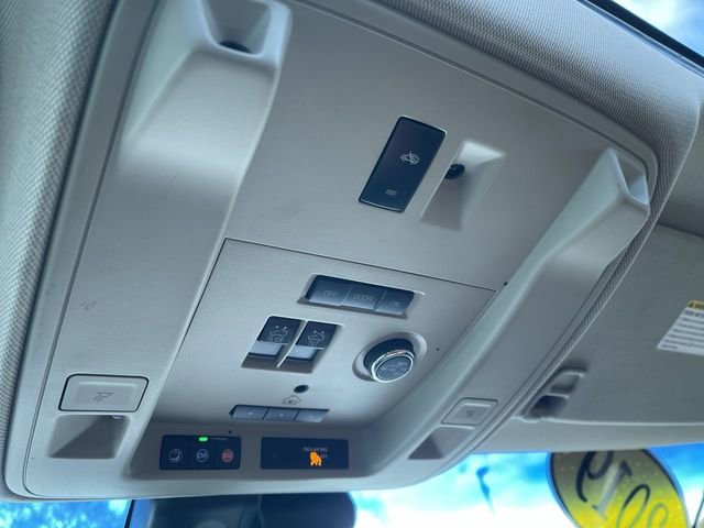 Used 2019 Cadillac Escalade Premium Luxury image 36