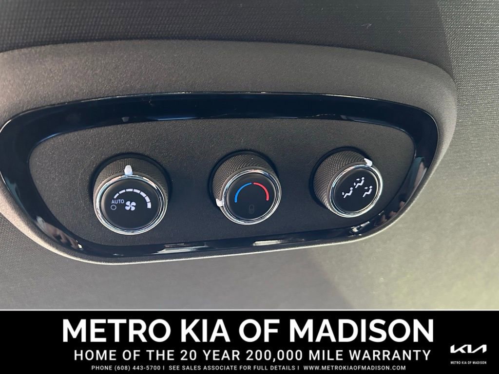 Used 2023 Dodge Durango GT image 35