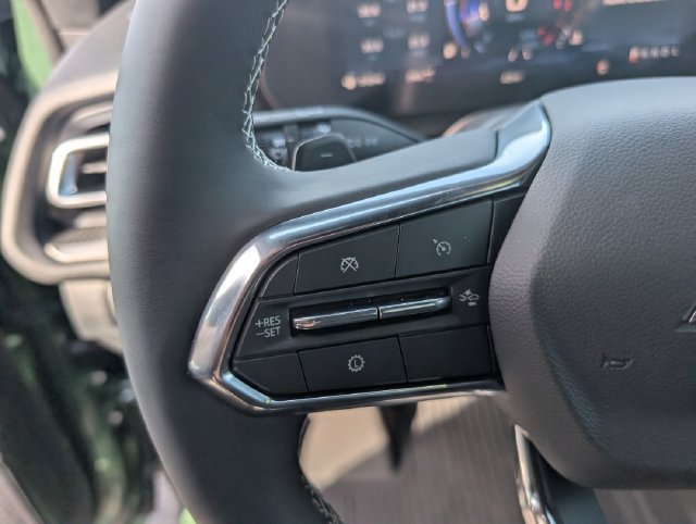 New 2027 Chevrolet Traverse LT w/ Midnight/Sport Edition AWD/4WD image 16