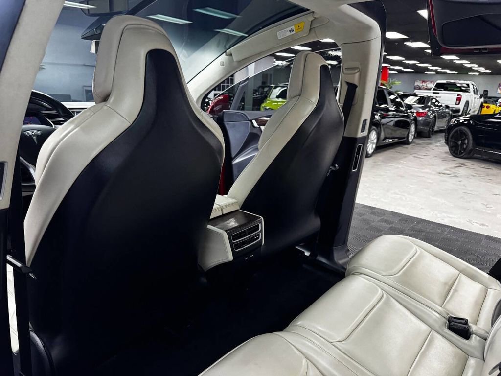 Used 2017 Tesla Model X 75D image 41