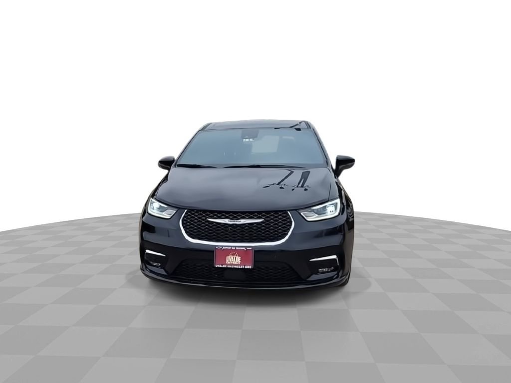 Used 2025 Chrysler Pacifica Select FWD image 3