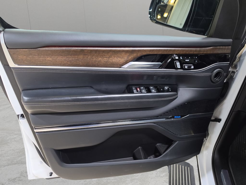 Certified 2023 Jeep Grand Wagoneer L Series II AWD/4WD image 13