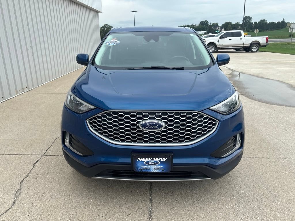 Used 2023 Ford Edge SEL w/ Convenience Package AWD/4WD image 2