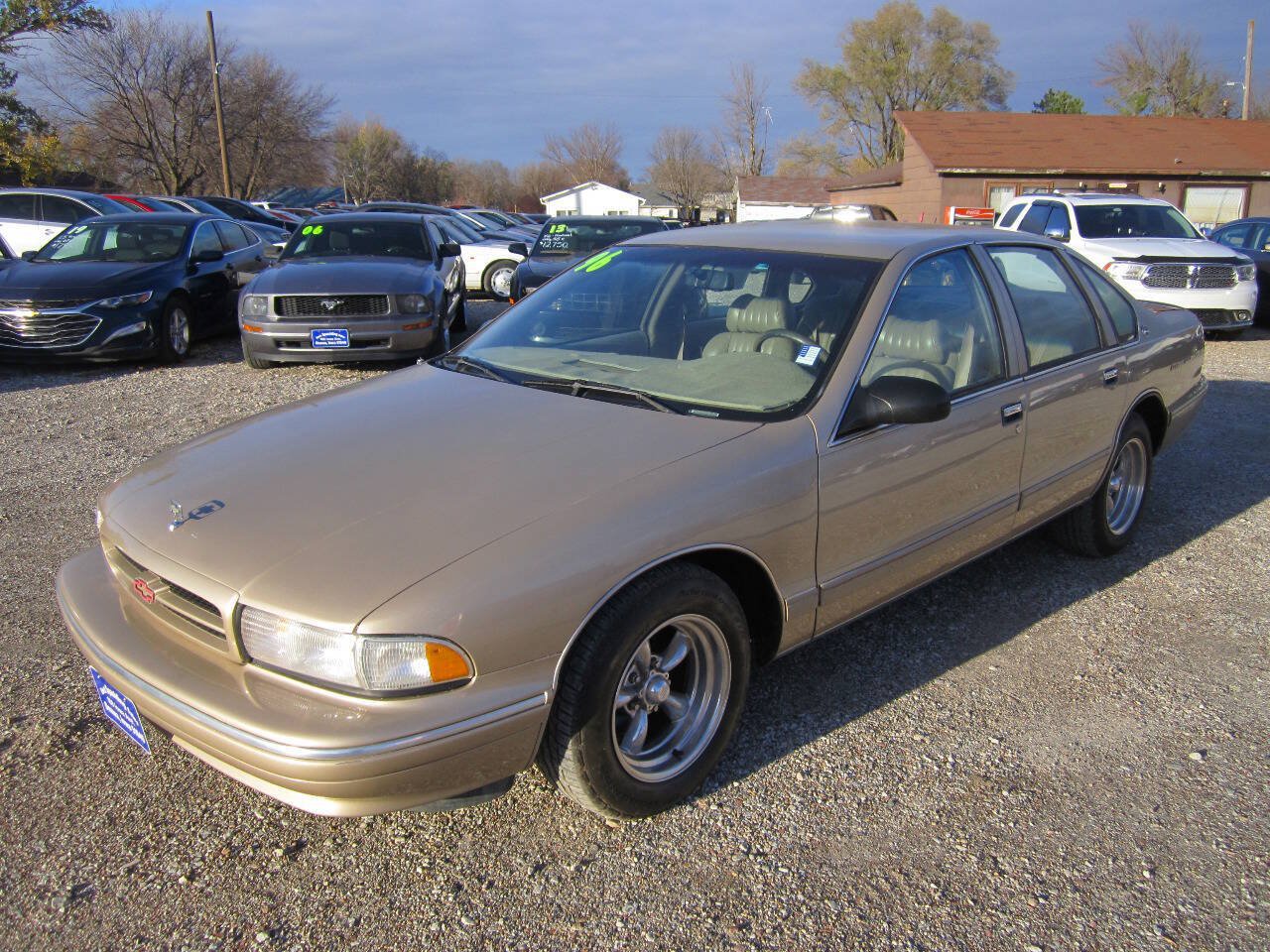 Used 1996 Chevrolet Caprice Classic RWD image 2