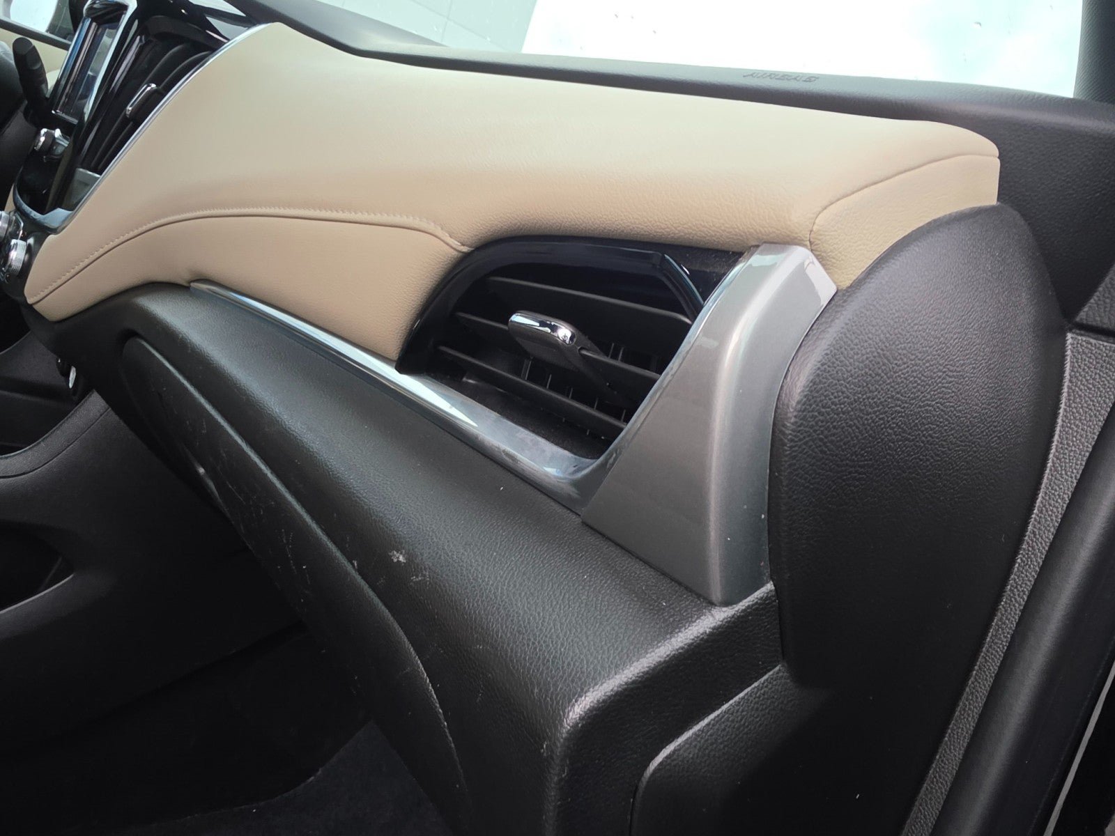 Used 2022 Chevrolet Traverse LS AWD/4WD image 14