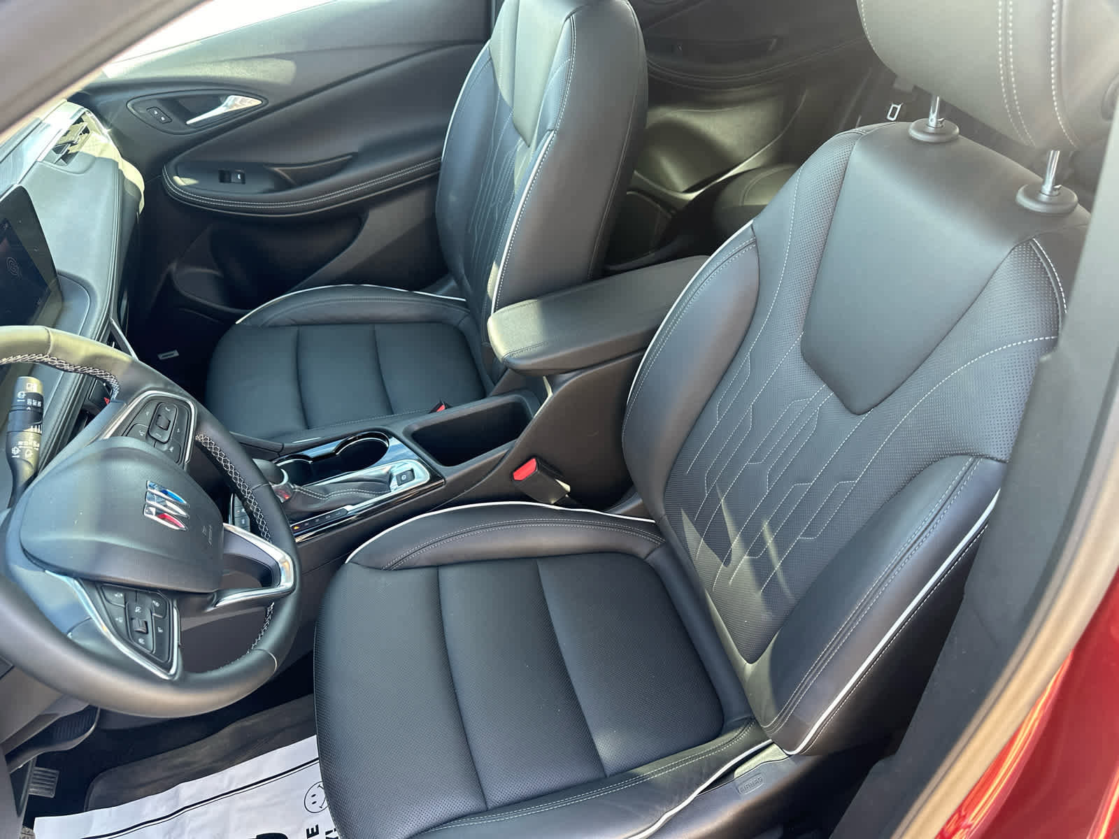 Used 2025 Buick Encore GX Avenir w/ Avenir Technology Package image 17
