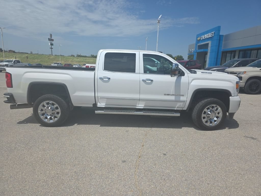 Used 2019 GMC Sierra 2500 Denali w/ Duramax Plus Package AWD/4WD image 4