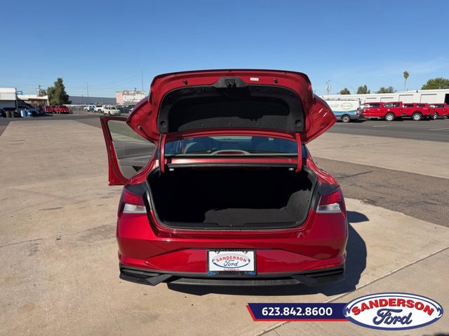 Used 2023 Hyundai Elantra SEL w/ Convenience Package image 9