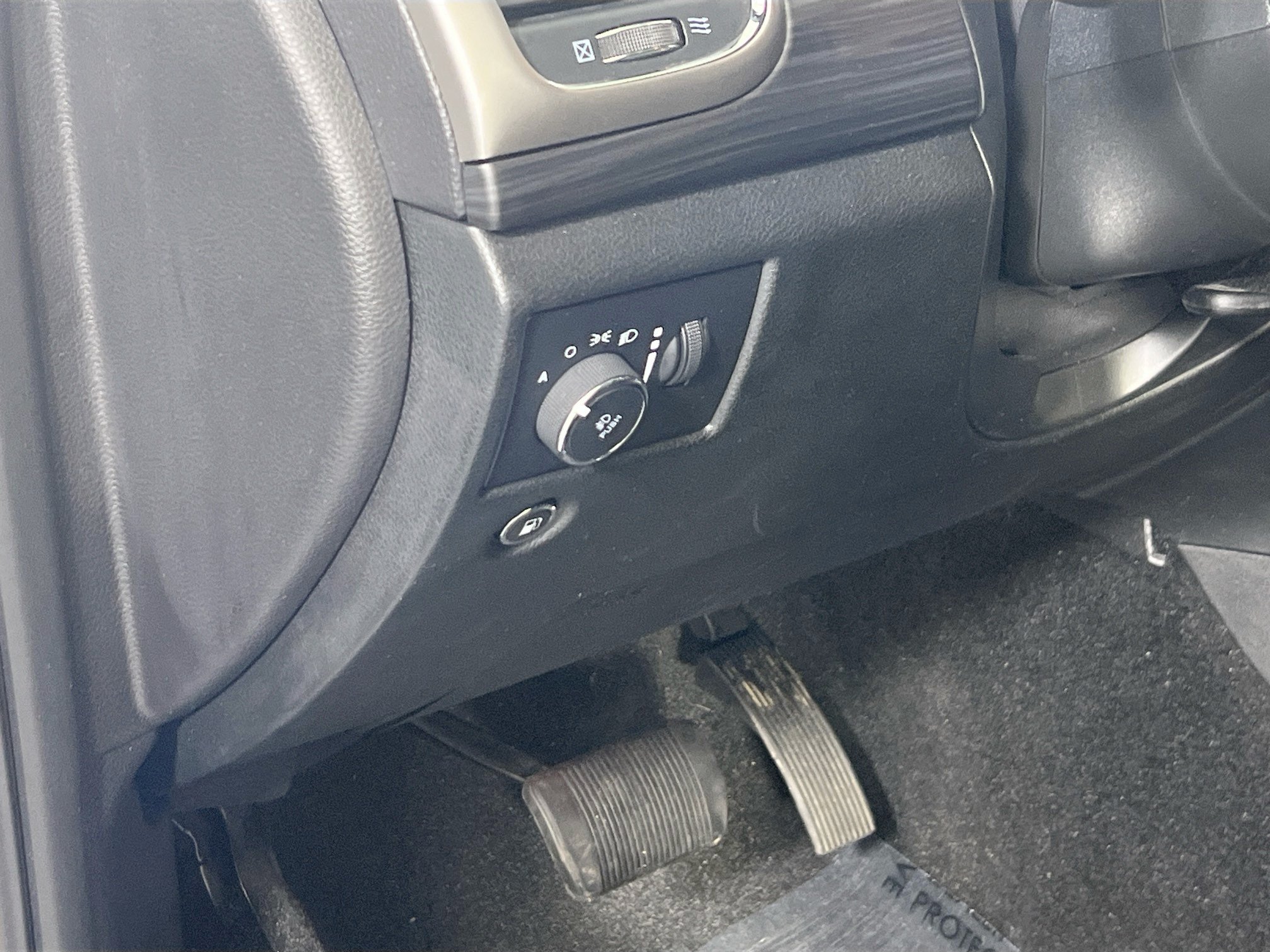 Used 2022 Jeep Grand Cherokee Laredo E AWD/4WD image 10