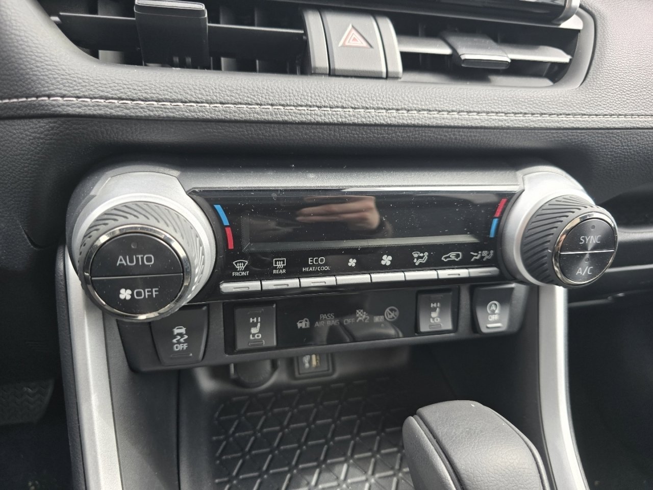 Used 2023 Toyota RAV4 XLE w/ Convenience Package image 22