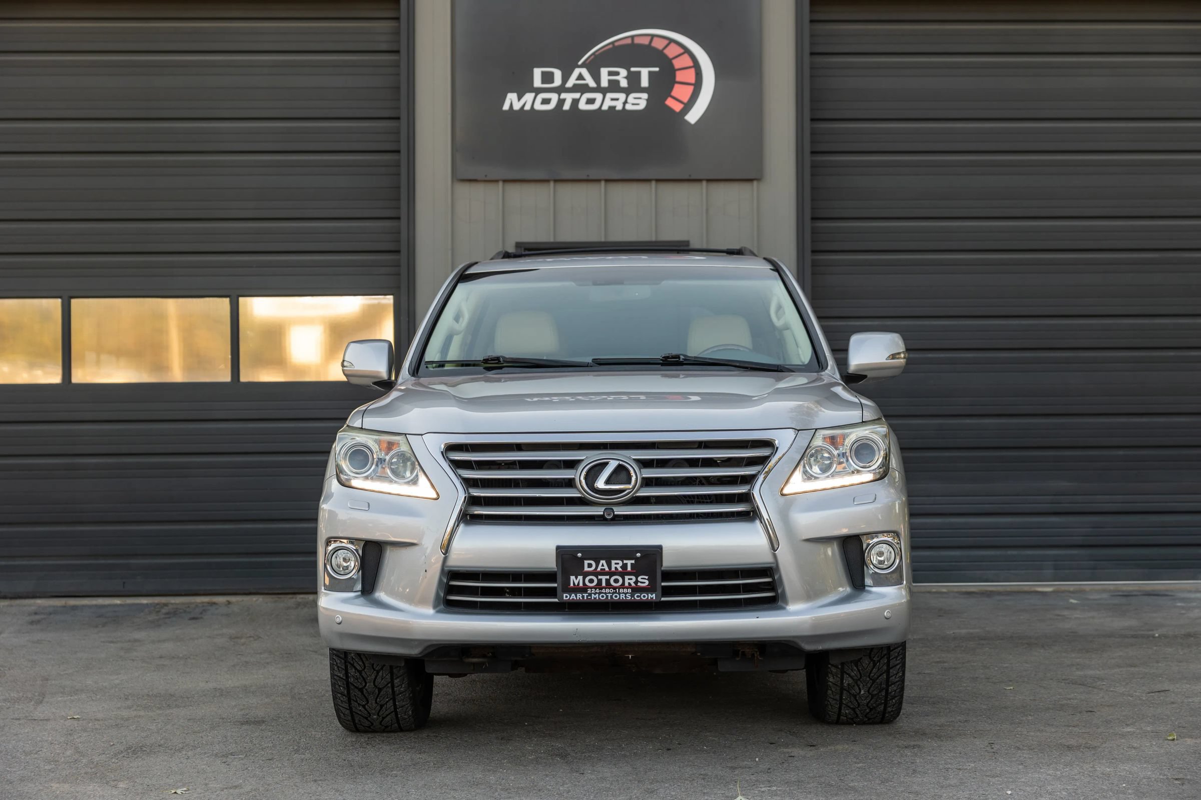 Used 2013 Lexus LX 570 4WD image 3