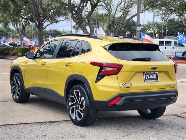 Used 2025 Chevrolet Trax RS w/ Driver Confidence Package image 5